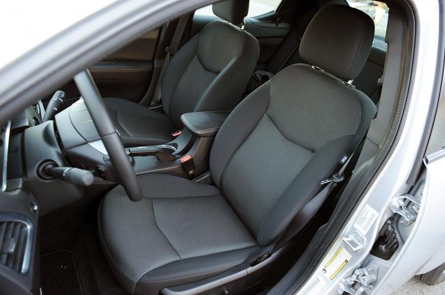  Dodge Avenger 2011 года  (фото 26 из 61)